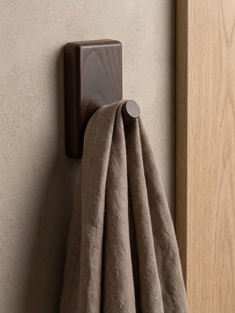 Gancho Decorativo con Compartimento Oculto